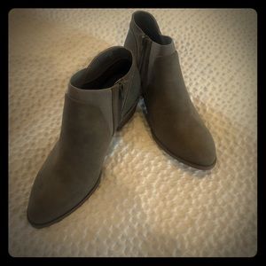 Simply Vera Vera Wang ankle boots